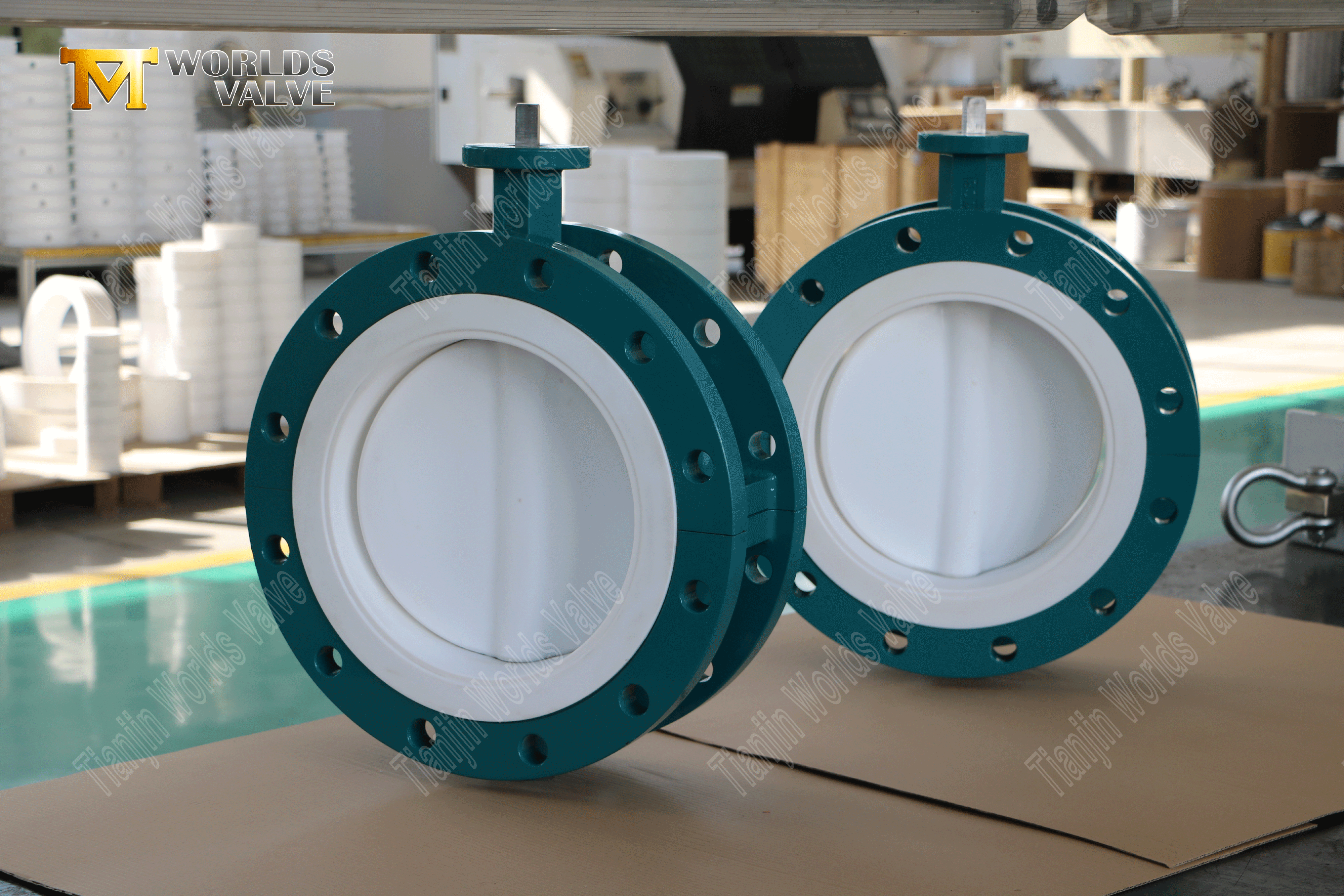 V&aacute;lvula borboleta de PTFE flangeada de duas pe&ccedil;as WCB corpo e engrenagem operada-1 (2).png